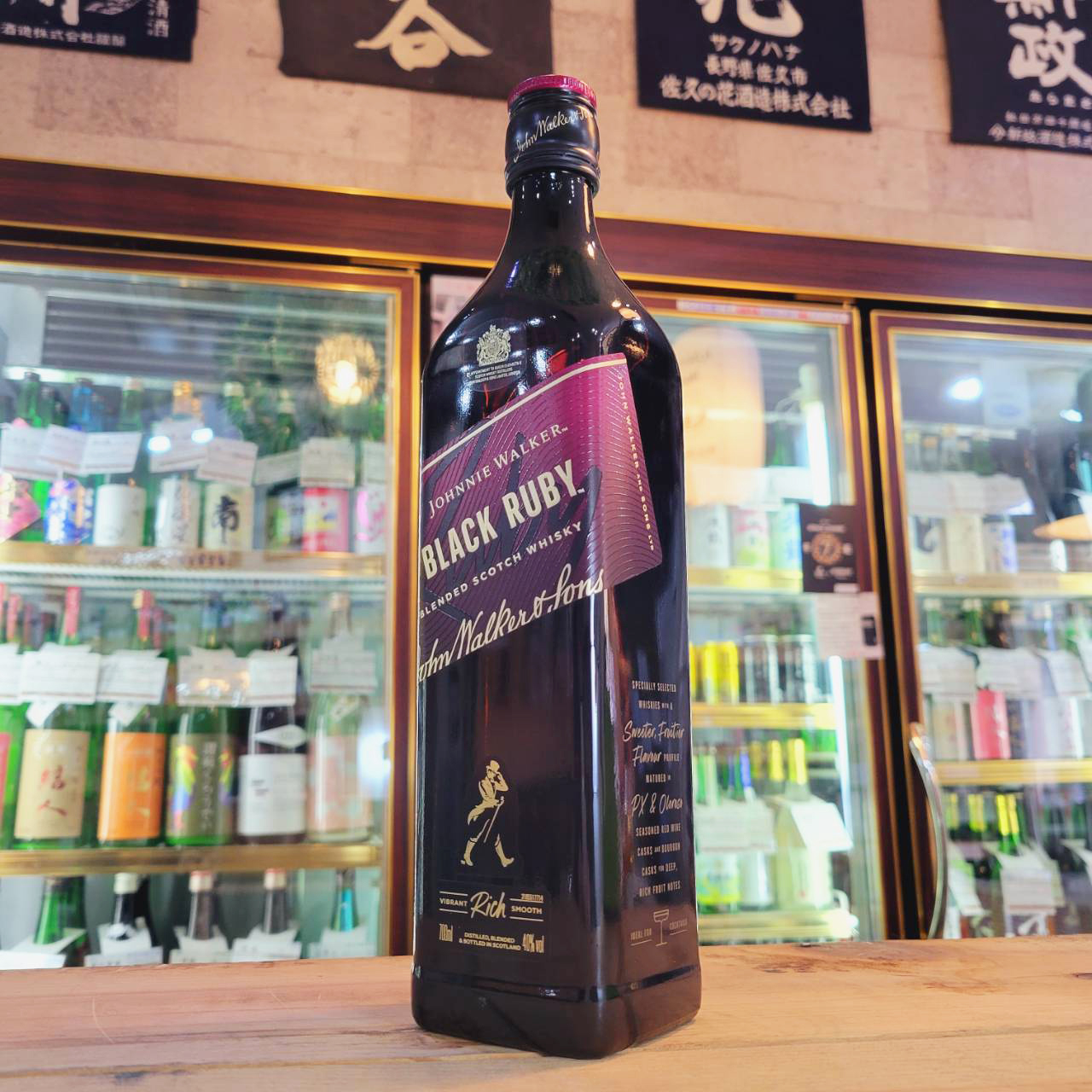 ジョニーウォーカー ブラックルビー 700ML(正規品)、入荷しました